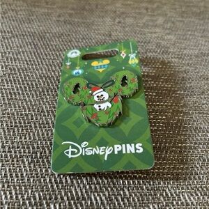 Disney Green Snowman Pet Pin